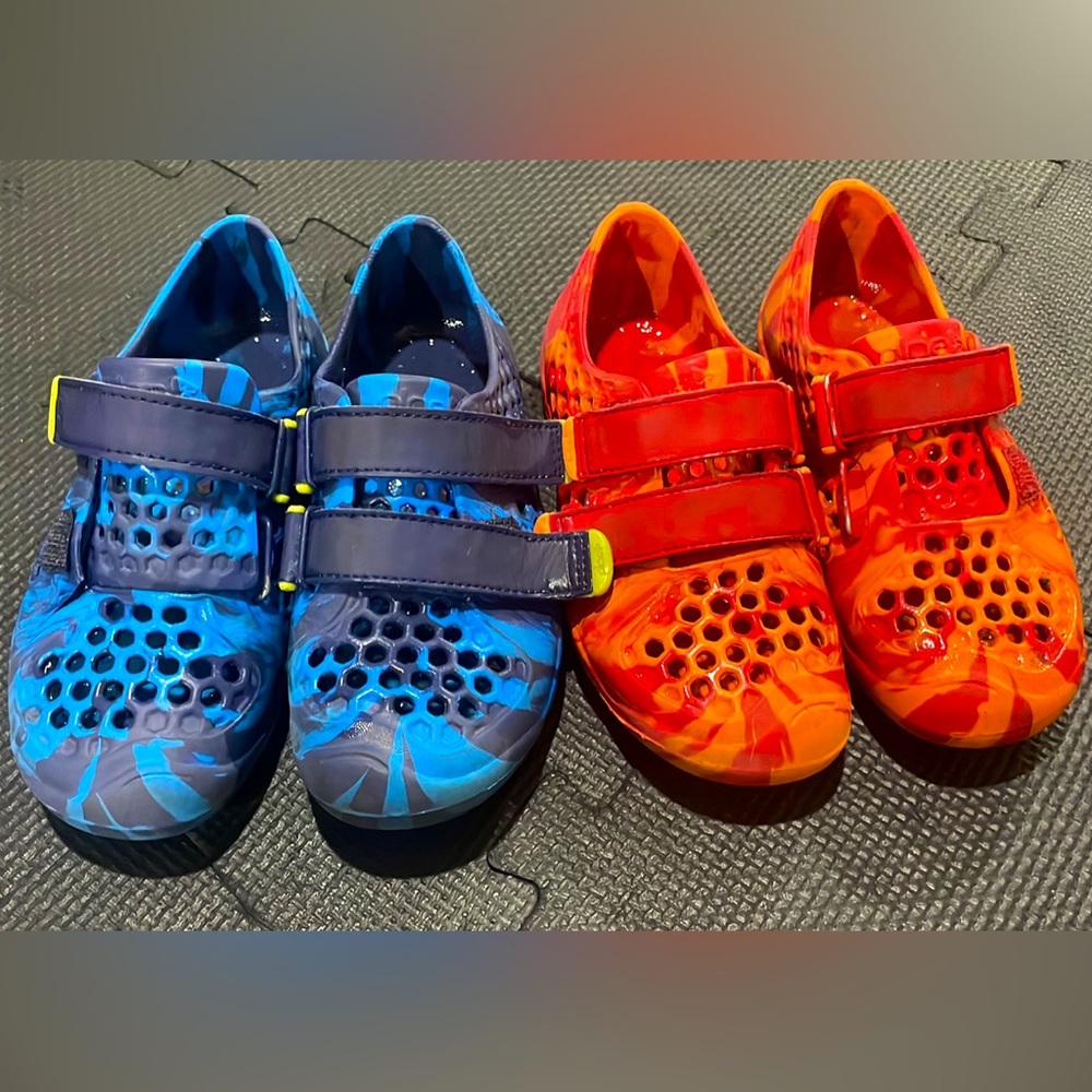 Boys water plae shoes lot